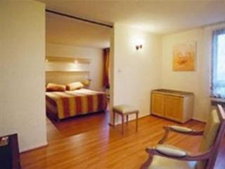 Hotel Du Golf Coignieres Ngoại thất bức ảnh